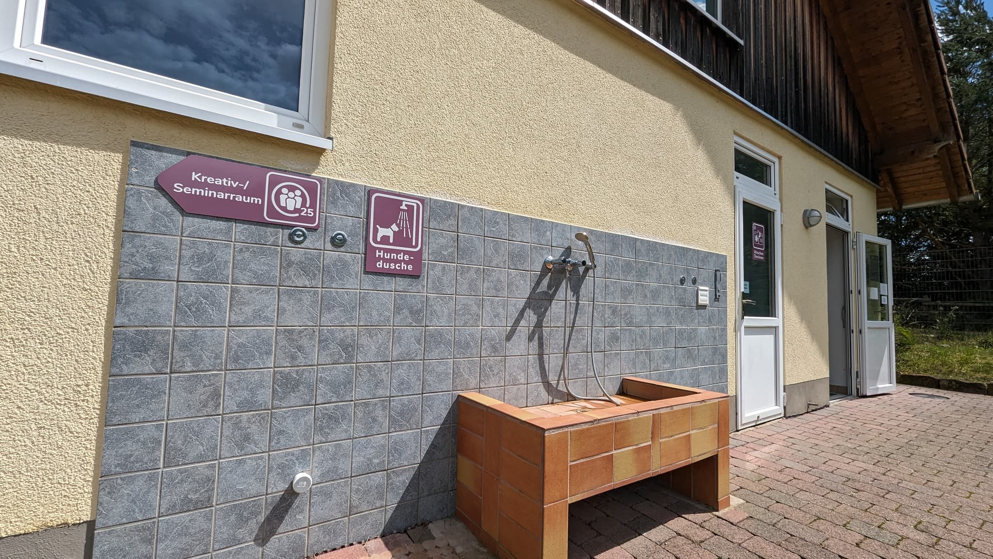 Hundedusche Galleriebild